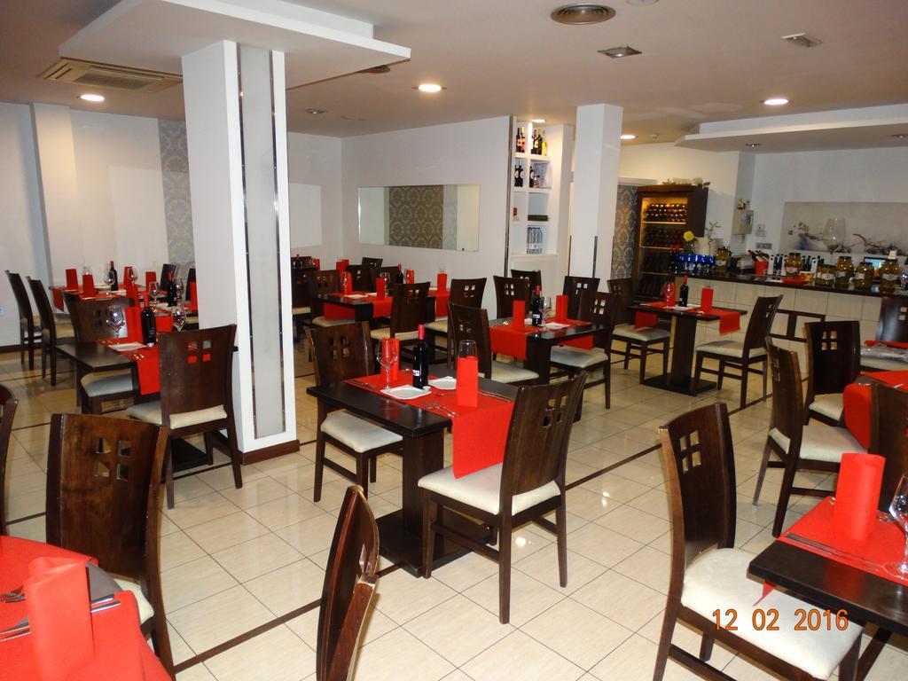 Hotel El Cruce Moraleda Moraleda De Zafayona Dış mekan fotoğraf